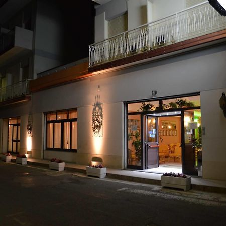 Hotel Virgilio โตรเปอา ภายนอก รูปภาพ