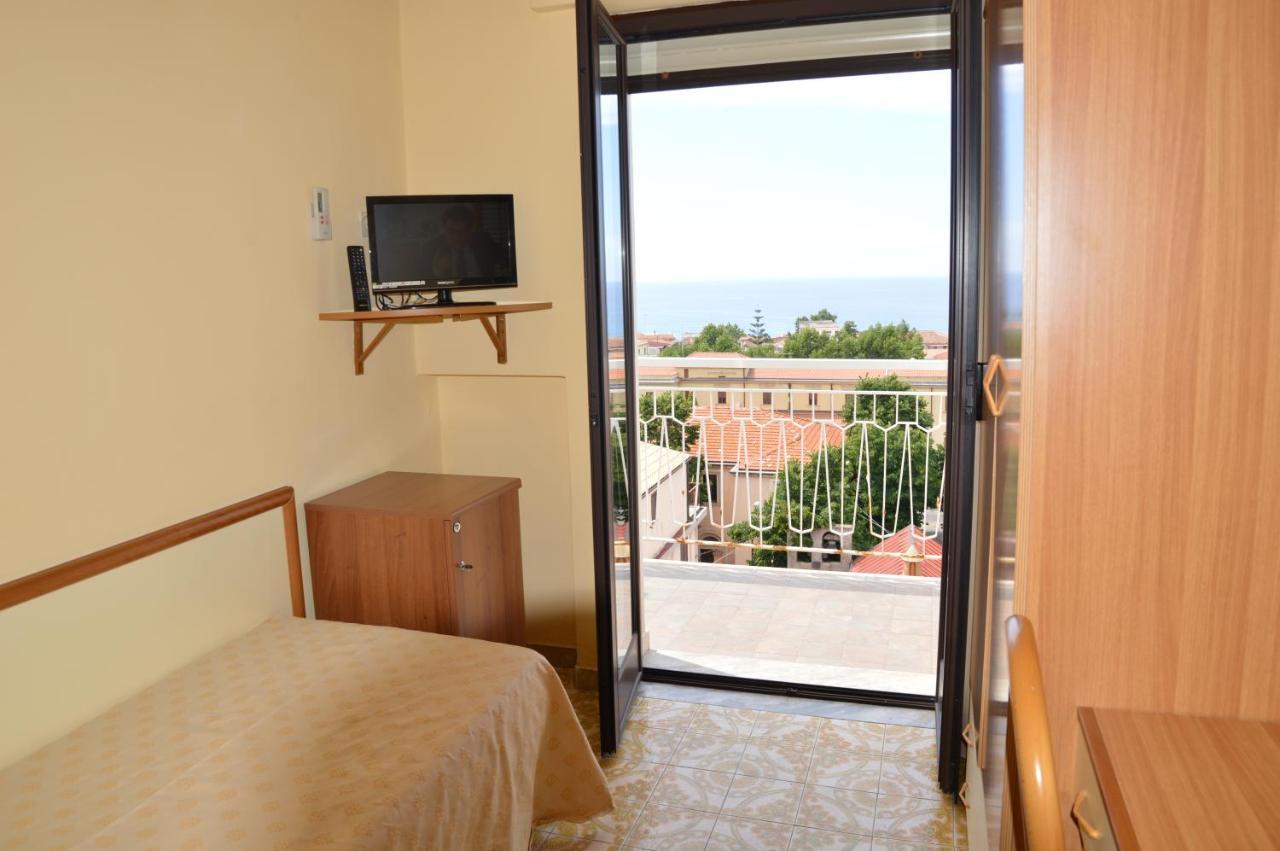 Hotel Virgilio โตรเปอา ภายนอก รูปภาพ