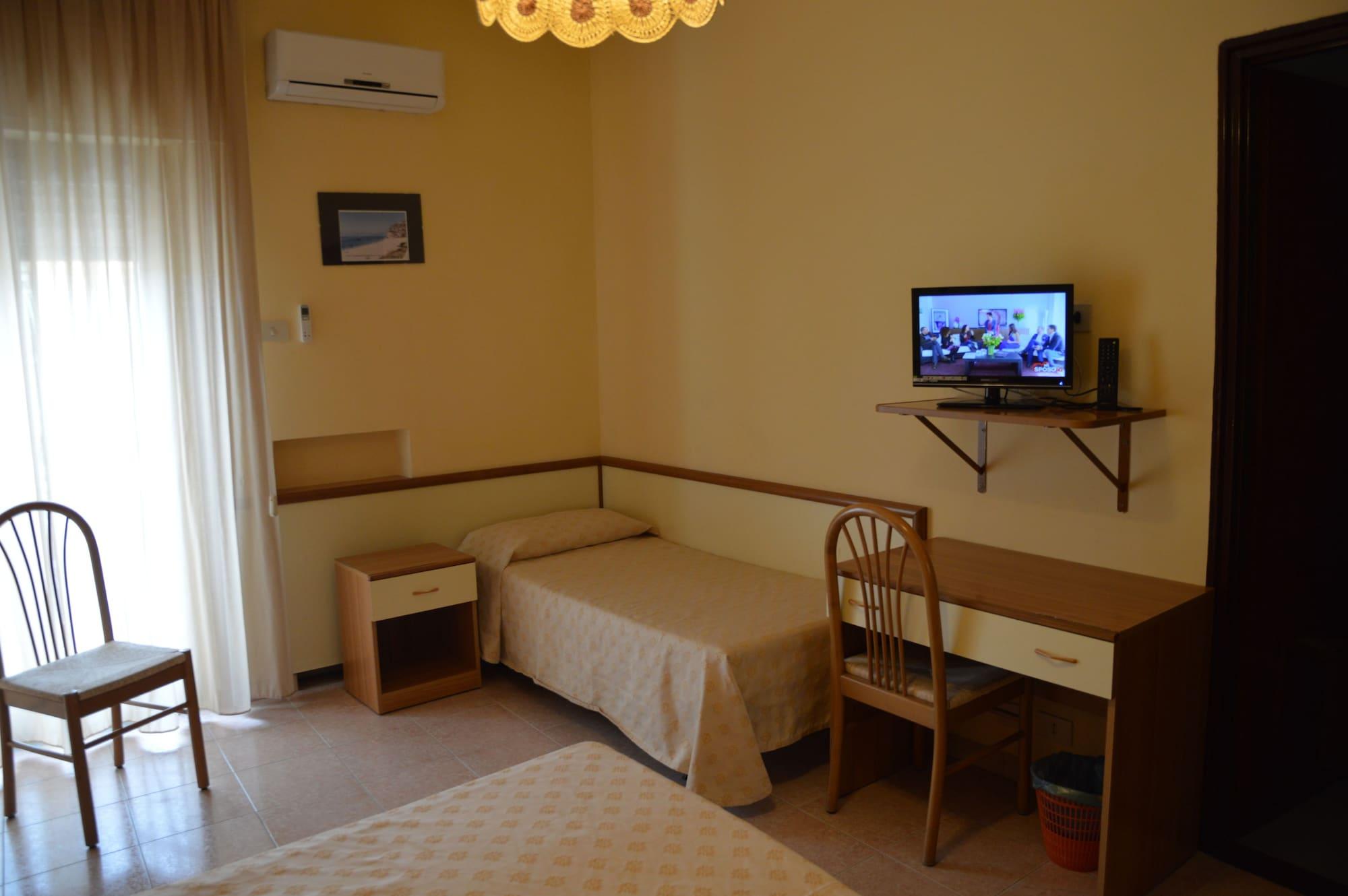 Hotel Virgilio โตรเปอา ภายนอก รูปภาพ