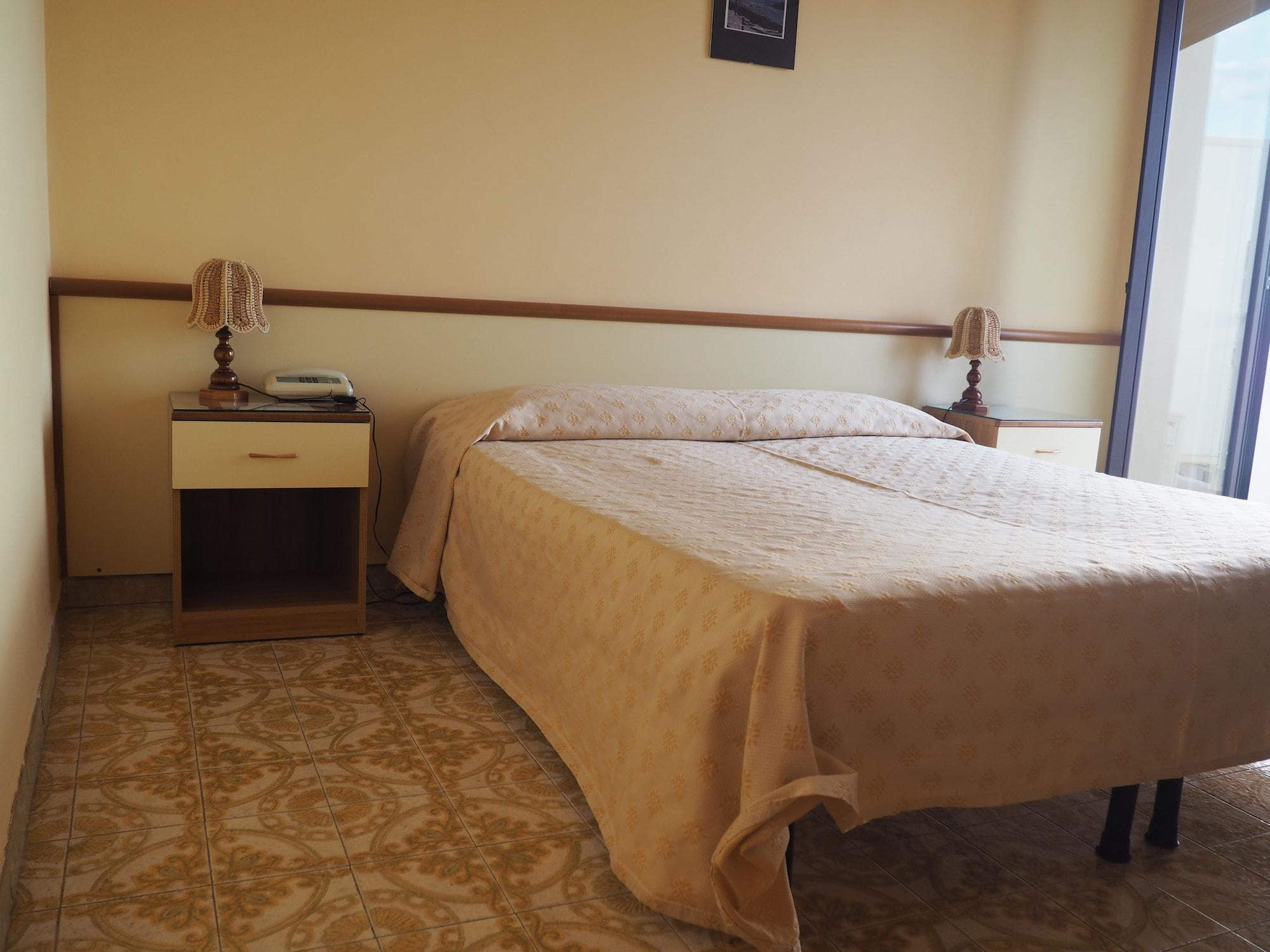 Hotel Virgilio โตรเปอา ภายนอก รูปภาพ