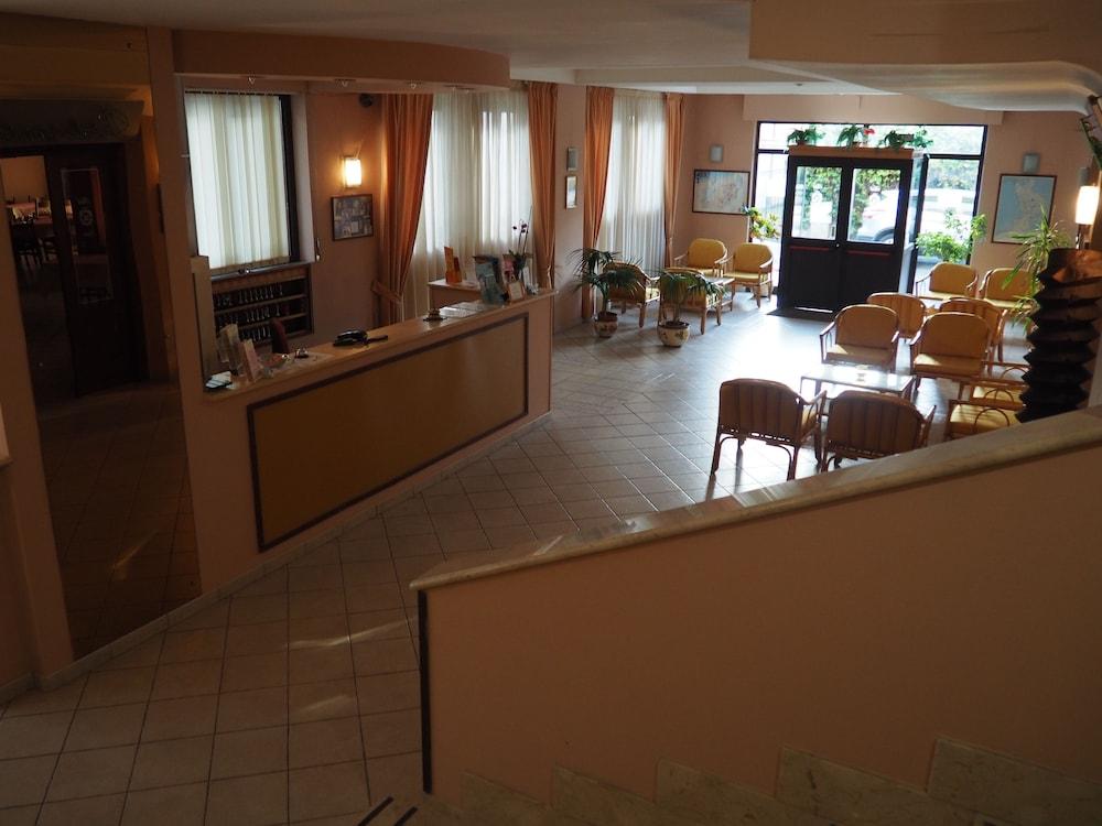 Hotel Virgilio โตรเปอา ภายนอก รูปภาพ