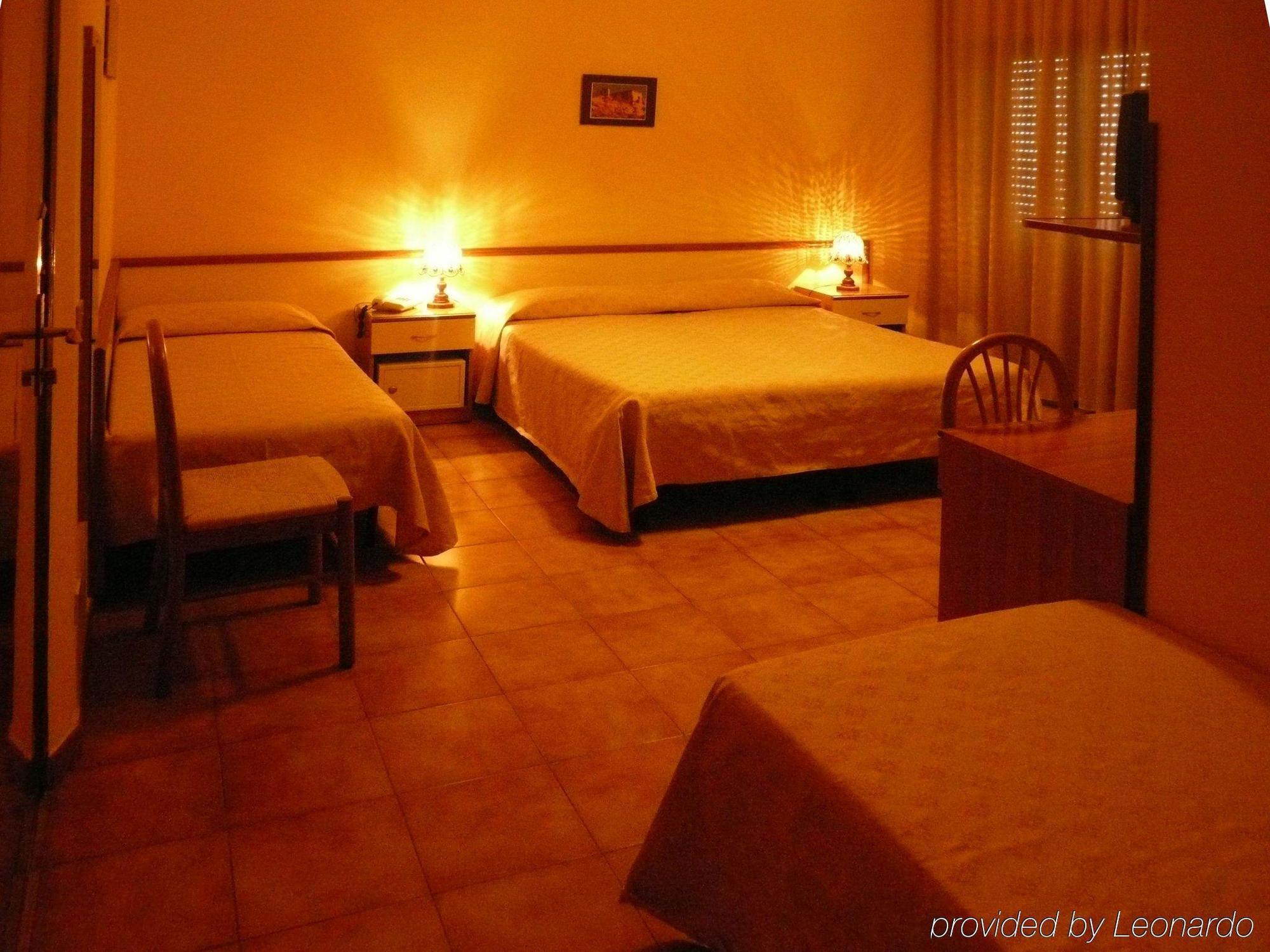 Hotel Virgilio โตรเปอา ห้อง รูปภาพ
