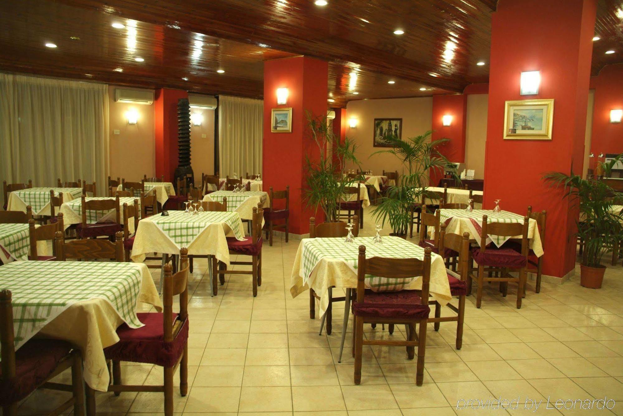 Hotel Virgilio โตรเปอา ร้านอาหาร รูปภาพ