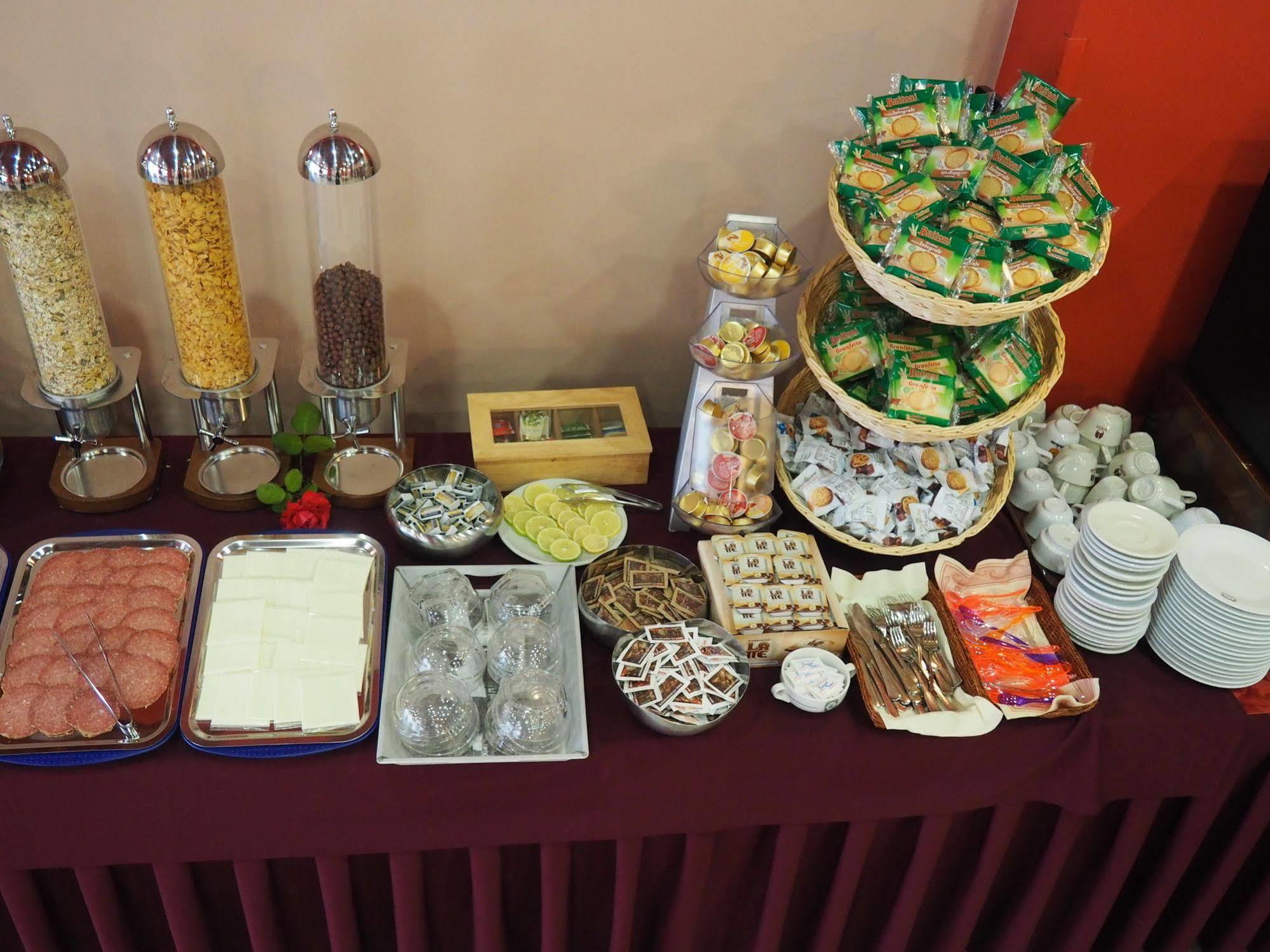 Hotel Virgilio โตรเปอา ภายนอก รูปภาพ