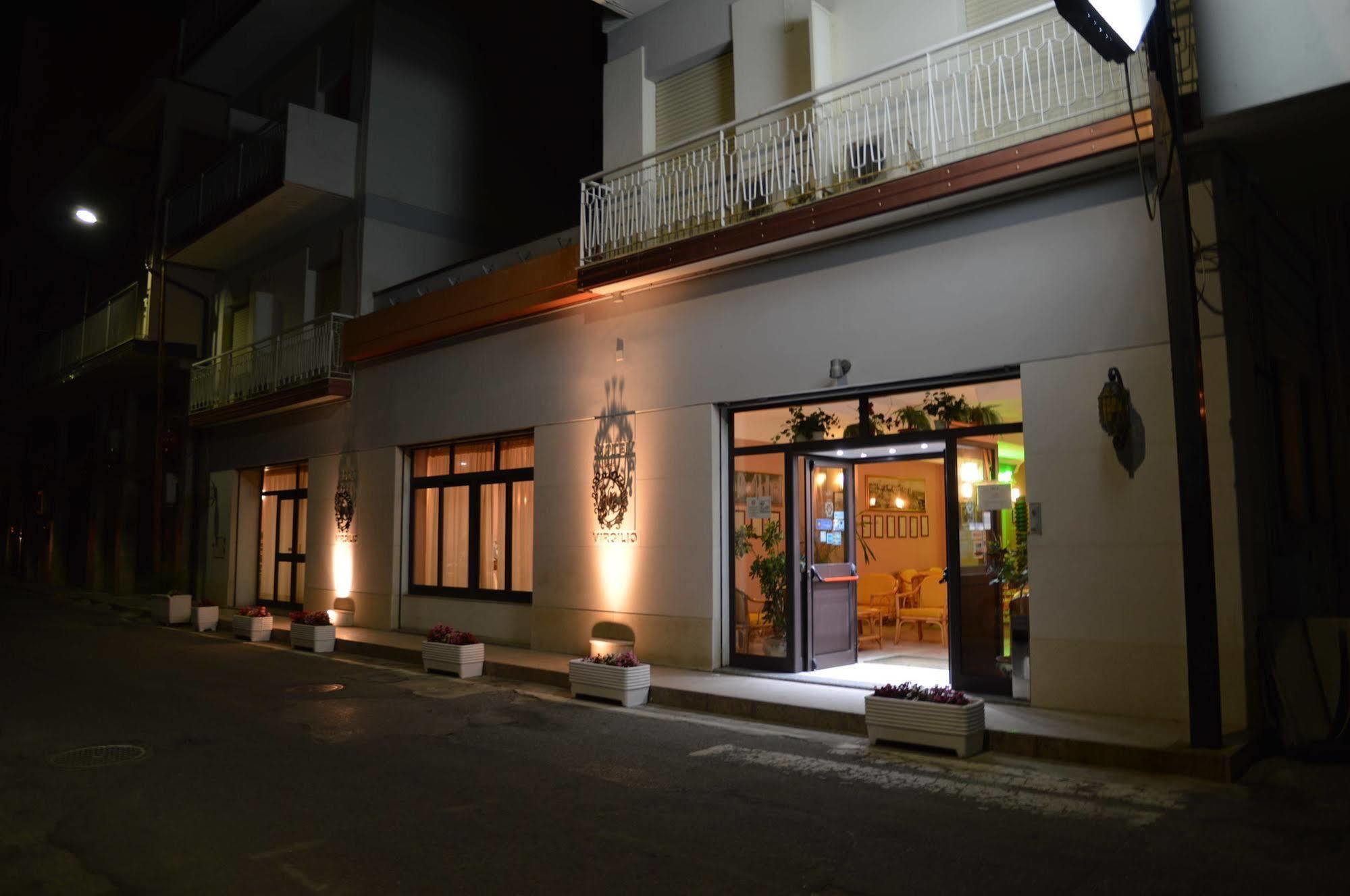 Hotel Virgilio โตรเปอา ภายนอก รูปภาพ